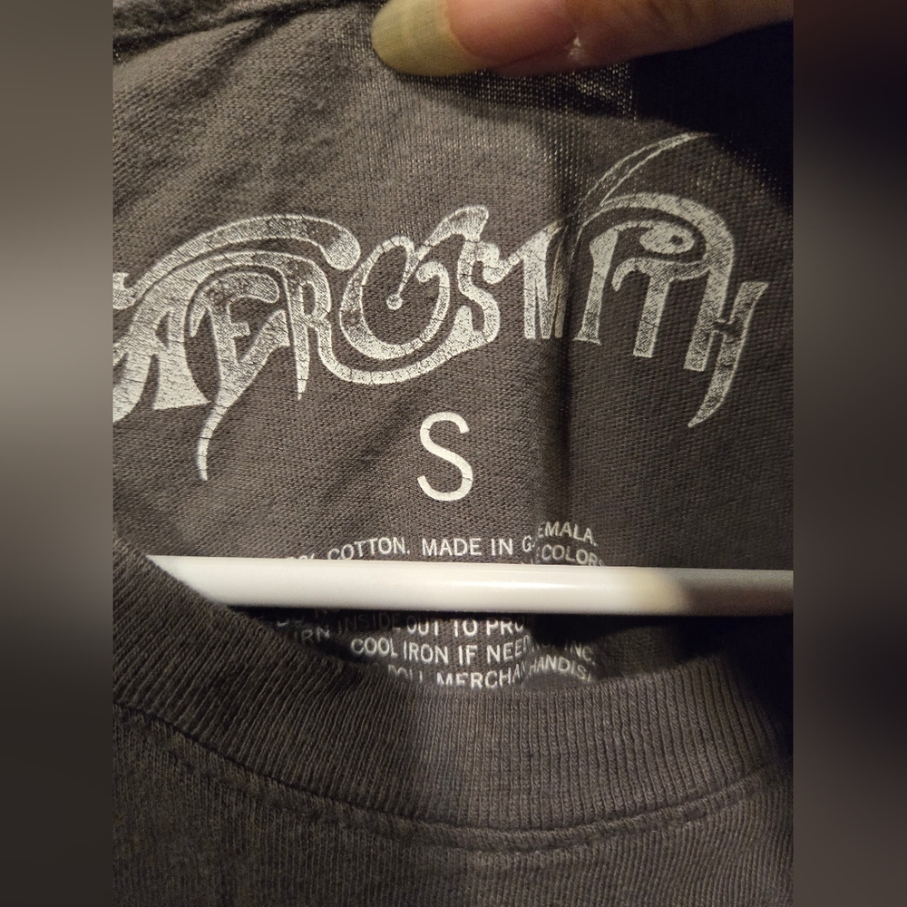 EUC Women's Dark Gray Aerosmith Graphic Print Tee Size Small - Picture 6 of 7